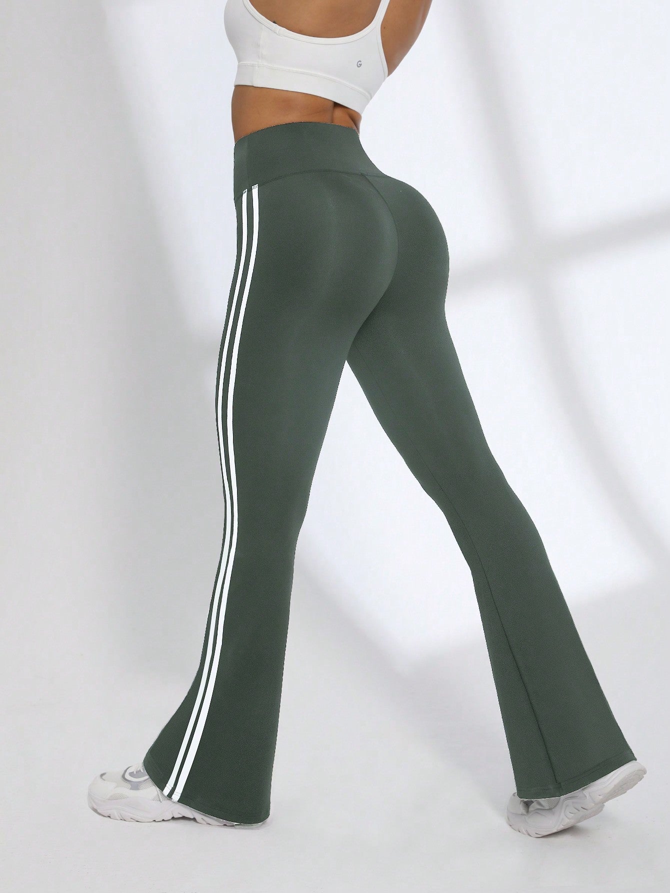 Calça Legging Flare Feminina Cintura Alta com Listras Laterais