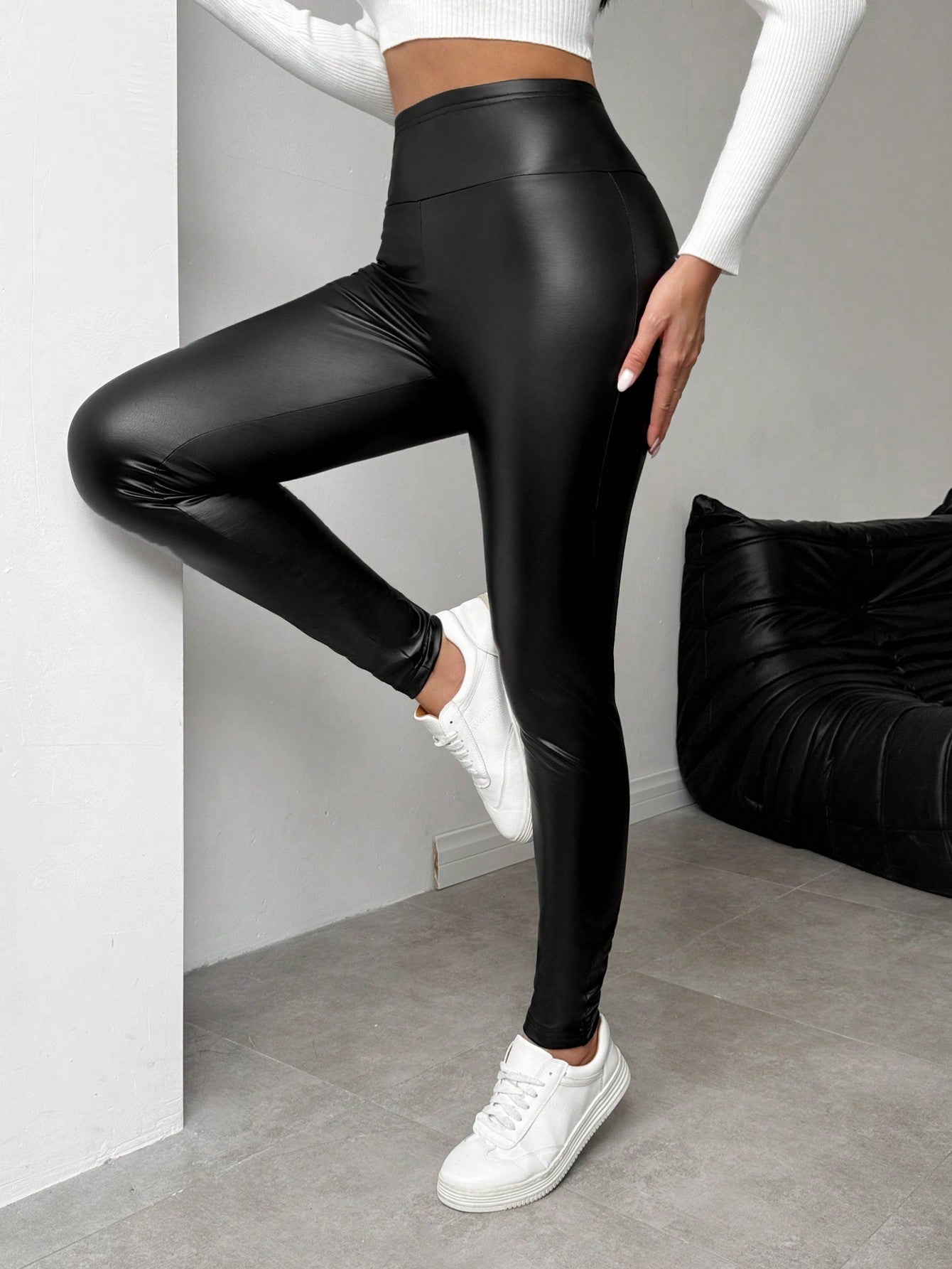 Calça Legging Térmica Estilo Couro Fake Forrada Inverno