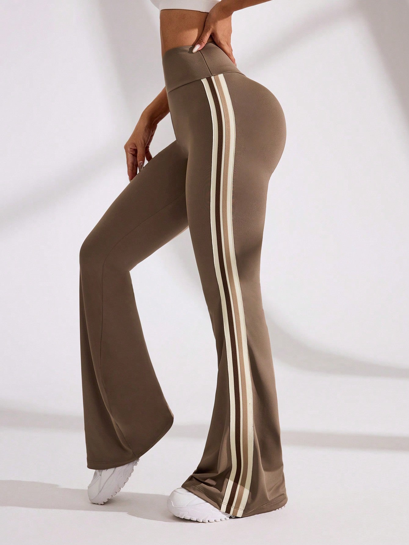 Calça Legging Fashion Flare Com Listras Laterais Duplas
