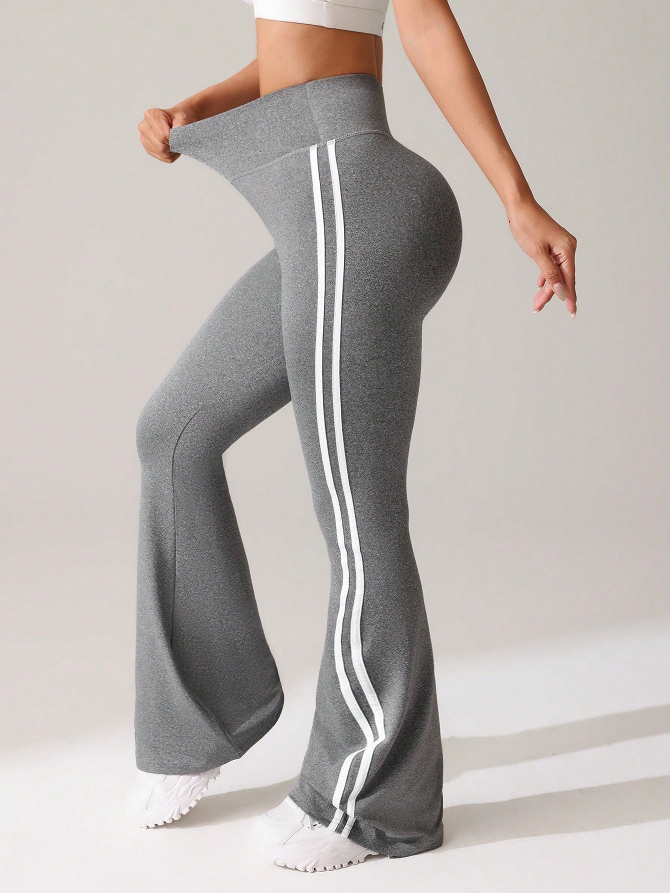 Calça Legging Flare Feminina Cintura Alta com Listras Laterais