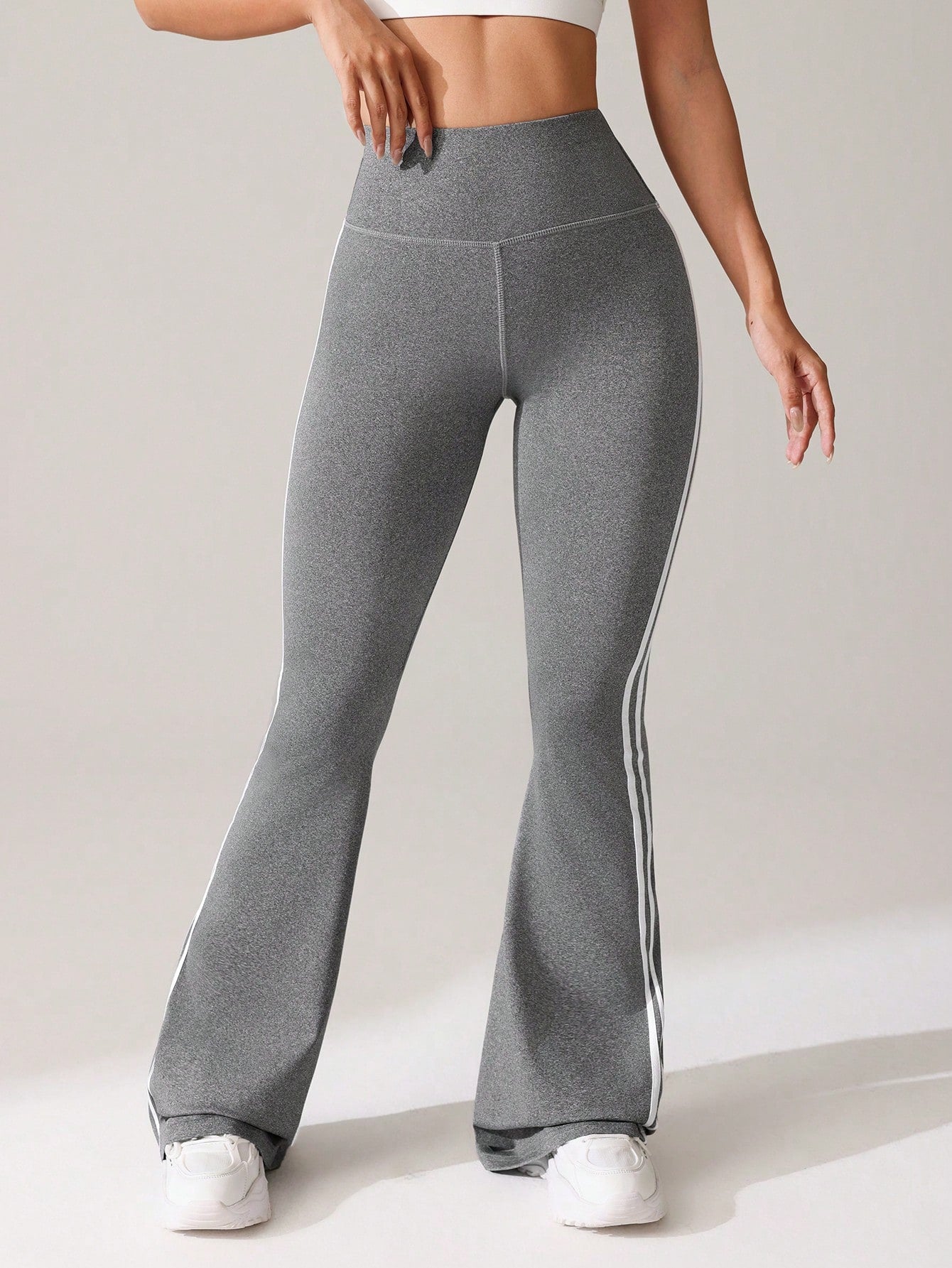 Calça Legging Flare Feminina Cintura Alta com Listras Laterais