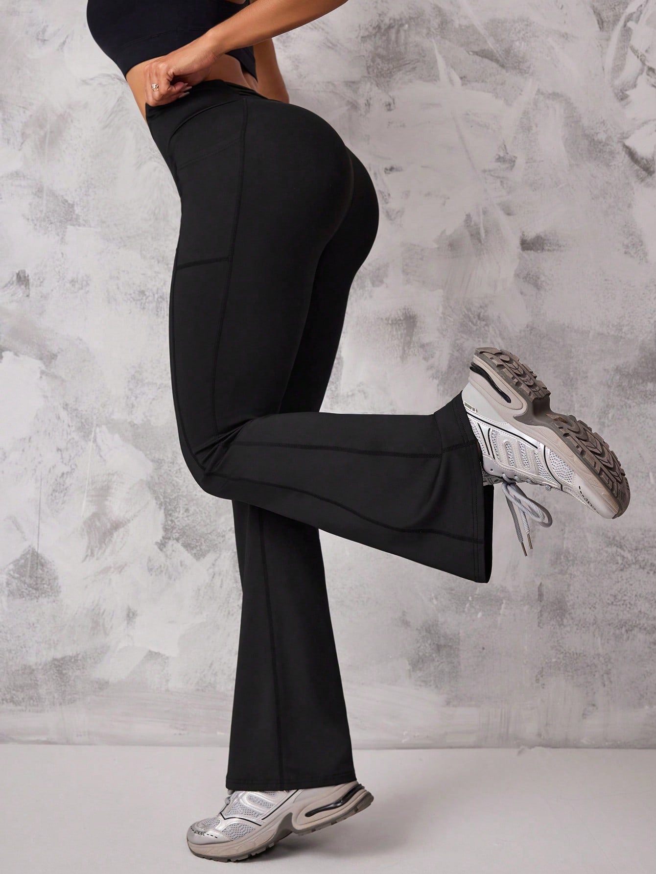 Calça Legging Flare Modeladora Com Bolso e Cintura V