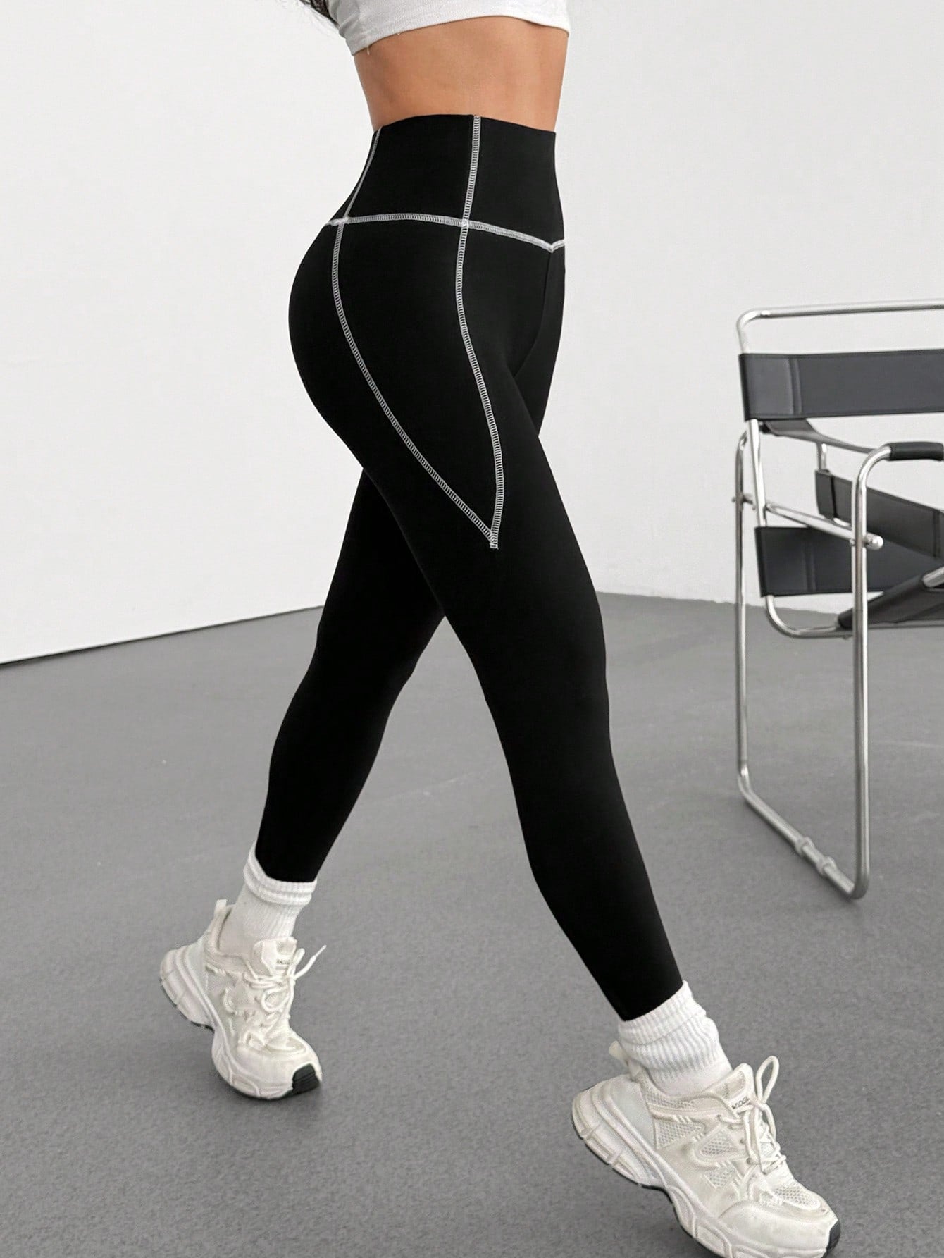 Calça Legging Cintura Alta Com Costura Modeladora