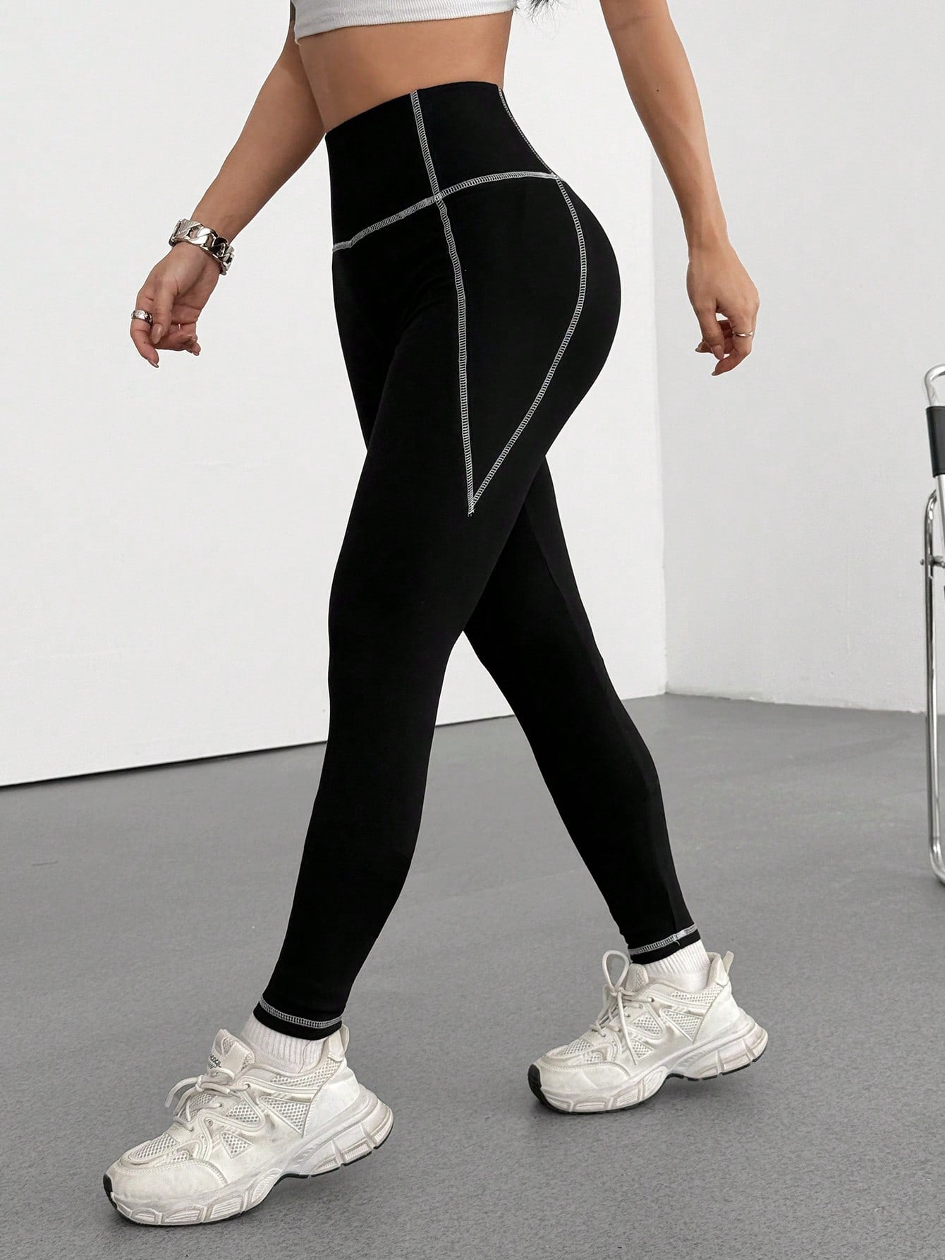 Calça Legging Cintura Alta Com Costura Modeladora