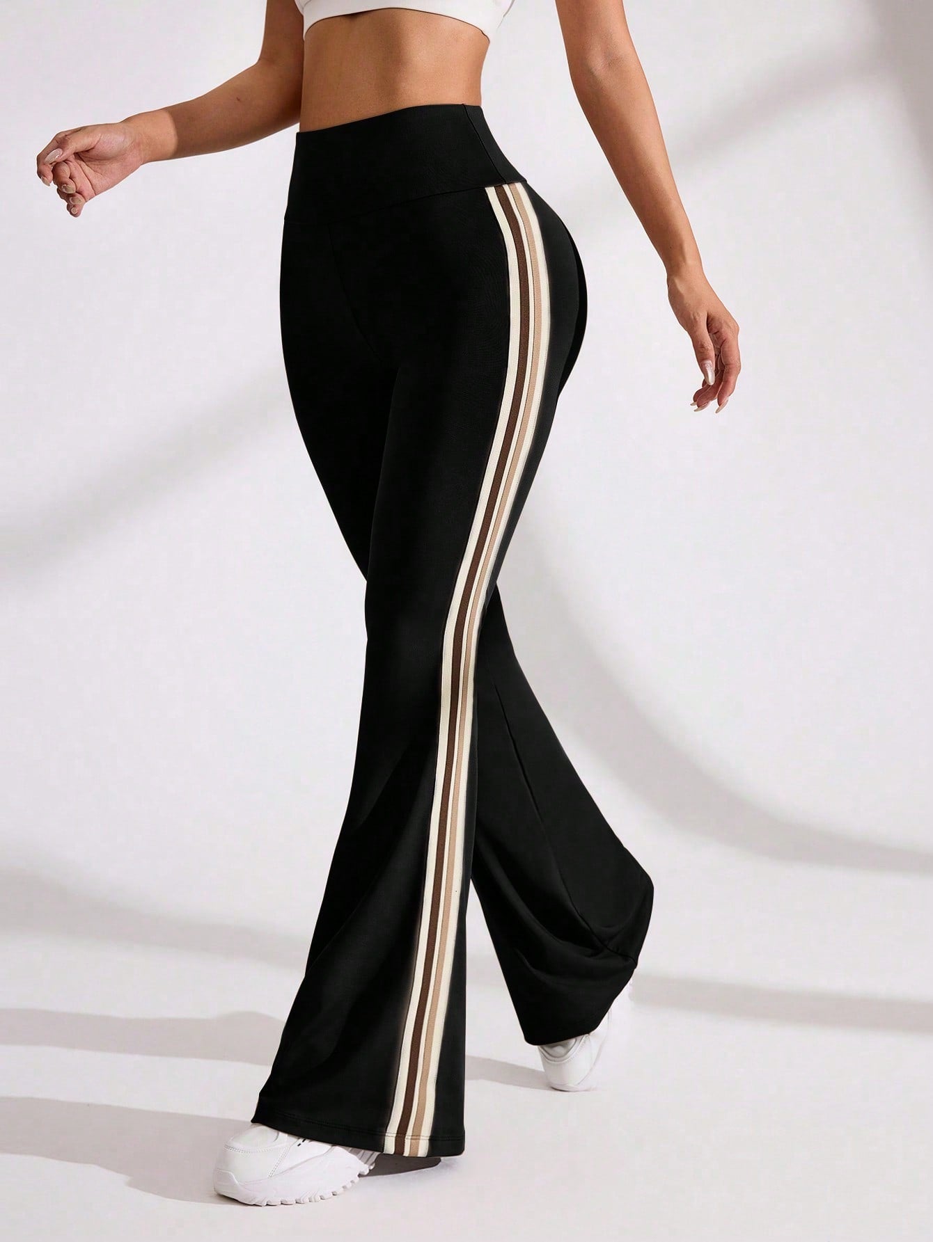 Calça Legging Fashion Flare Com Listras Laterais Duplas
