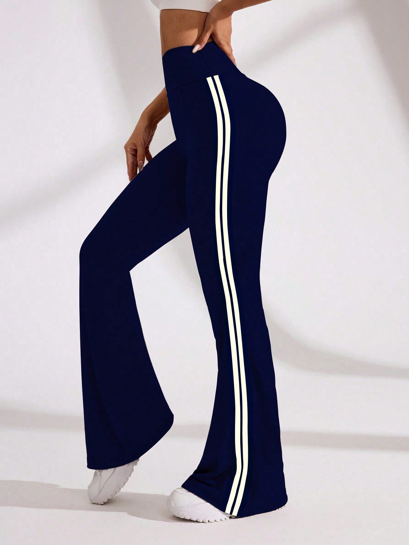 Calça Legging Fashion Flare Com Listras Laterais Duplas