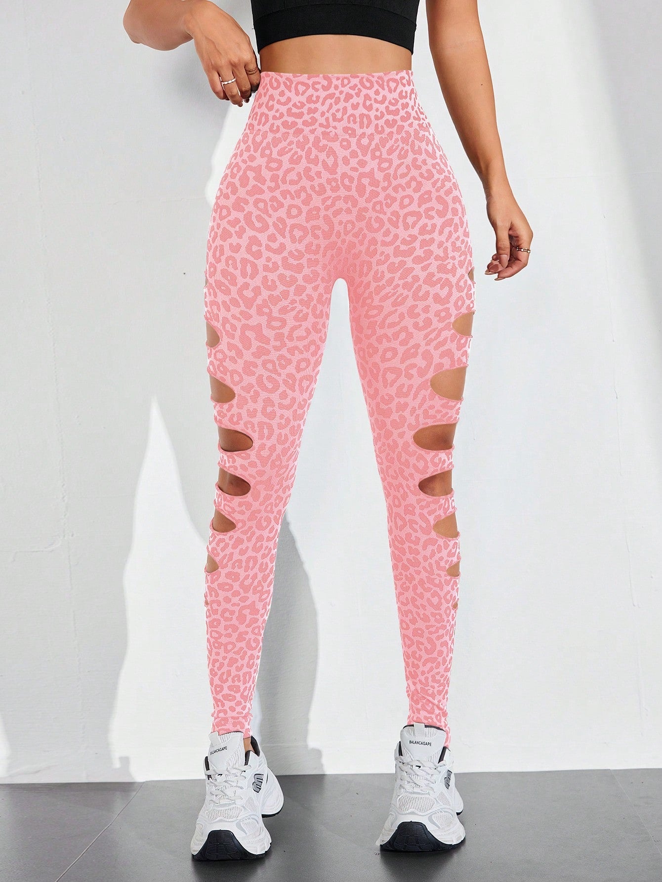 Calça Legging Animal Print Com Recortes Vazados Laterais