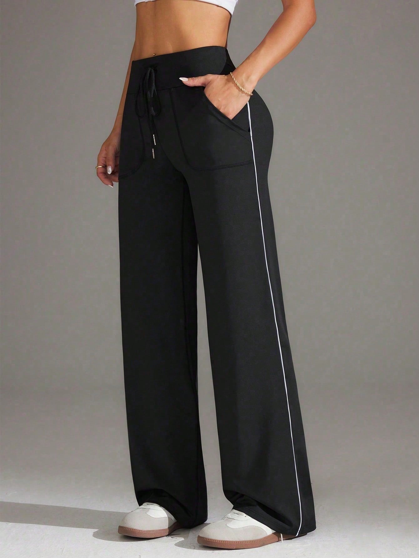 Calça Legging Fitness Reta com Bolsos Laterais e Cós Alto