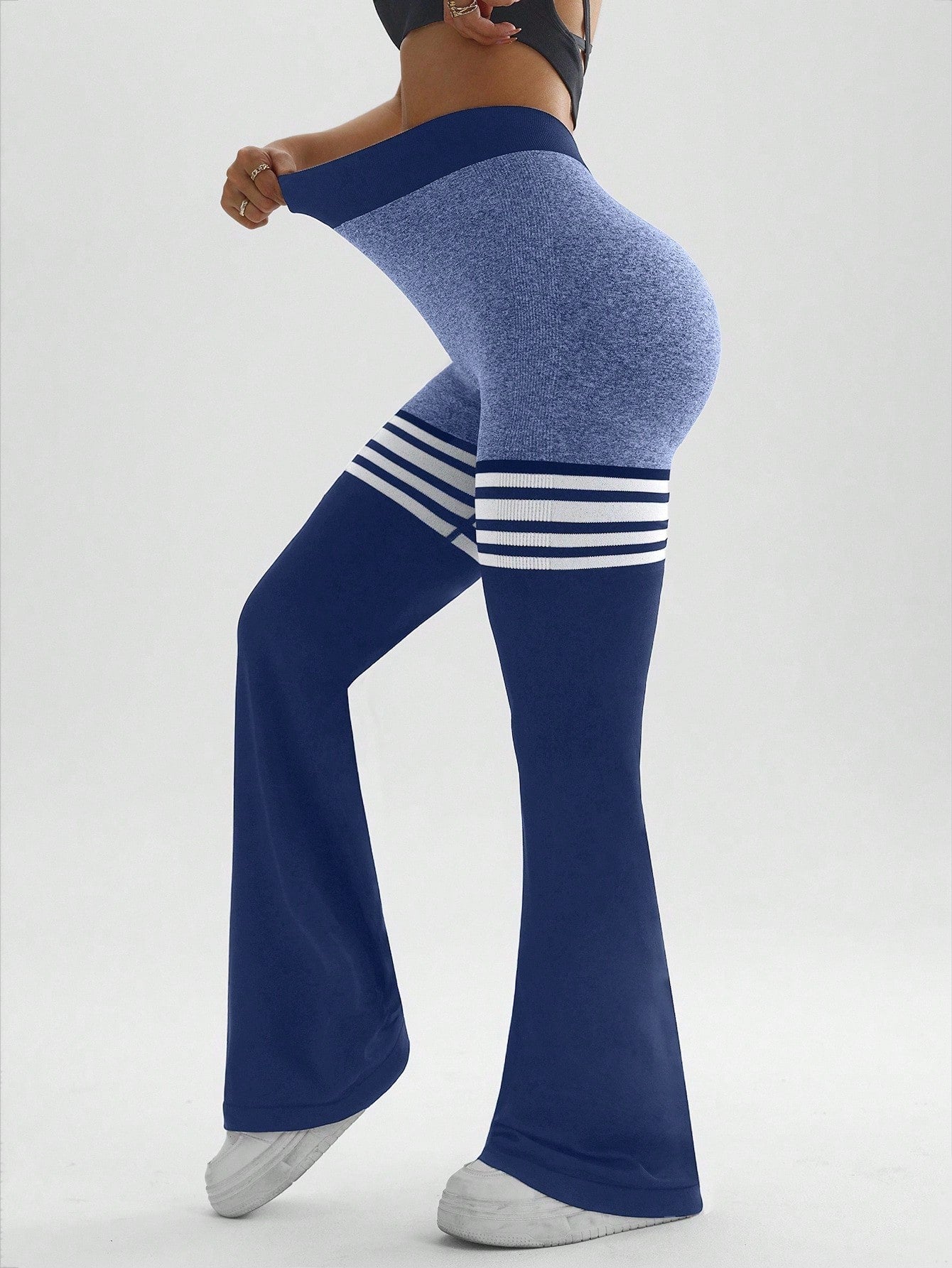 Calça Legging Flare Compressão Com Efeito Cintura Slim