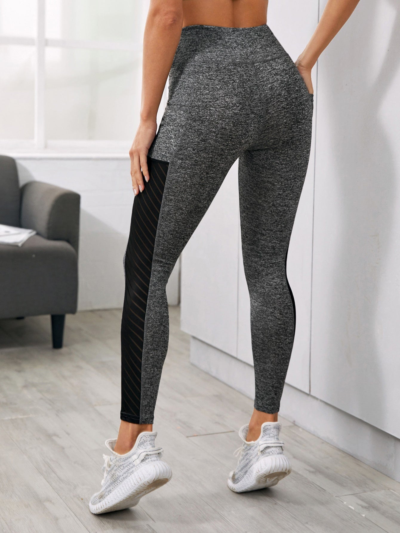 Calça Legging Cintura Alta Com Bolsos E Recortes Fashion