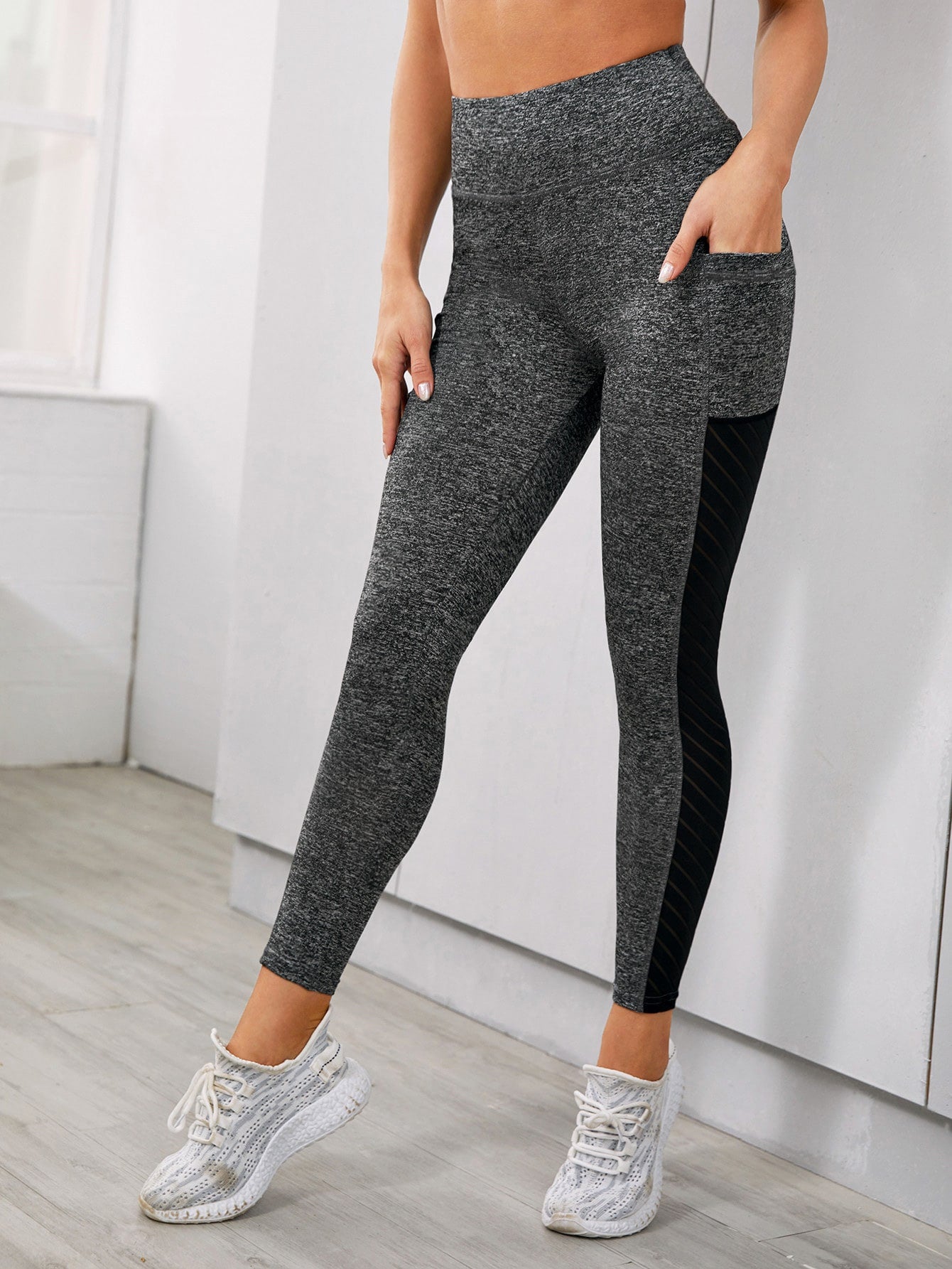 Calça Legging Cintura Alta Com Bolsos E Recortes Fashion