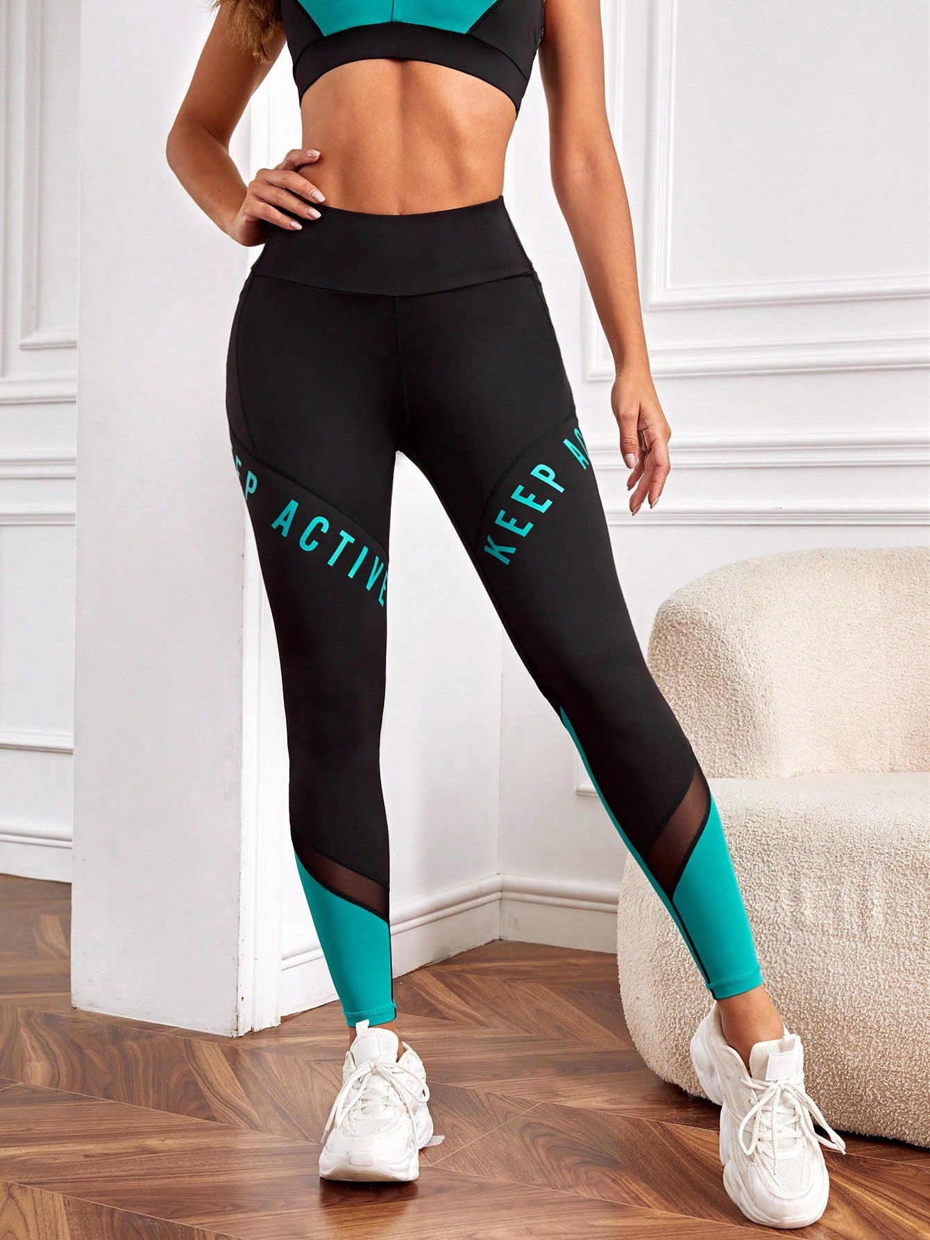 Calça Legging Fitness Com Bolso Lateral e Recorte Contrastante