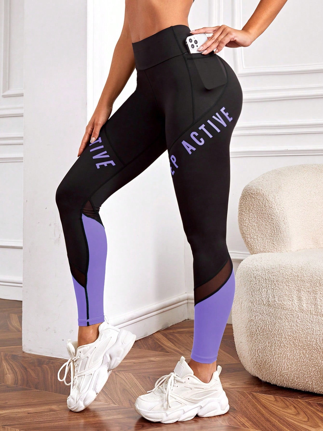 Calça Legging Fitness Com Bolso Lateral e Recorte Contrastante