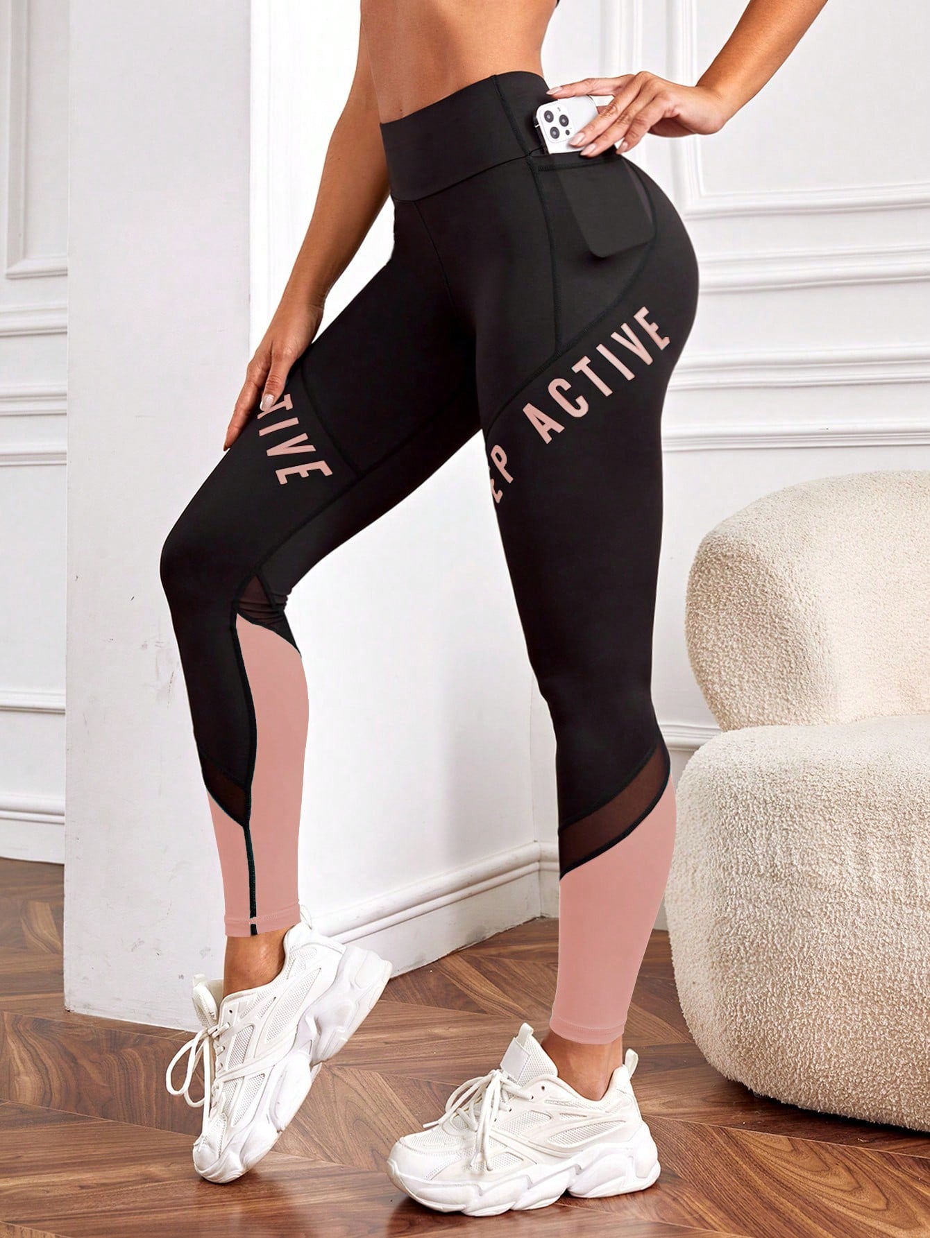 Calça Legging Fitness Com Bolso Lateral e Recorte Contrastante