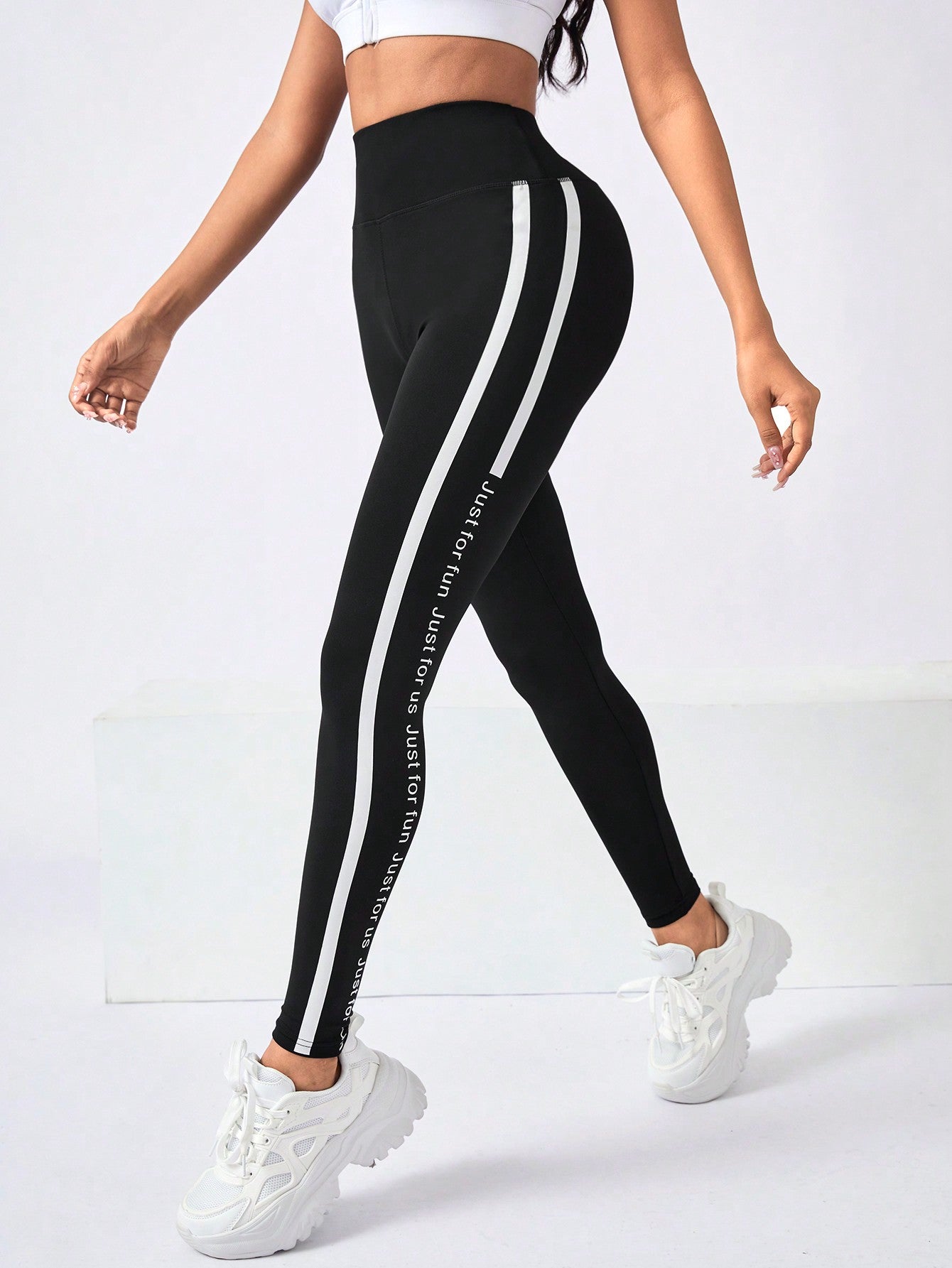 Calça Legging Cintura Alta Com Faixa Lateral Estilo Fitness