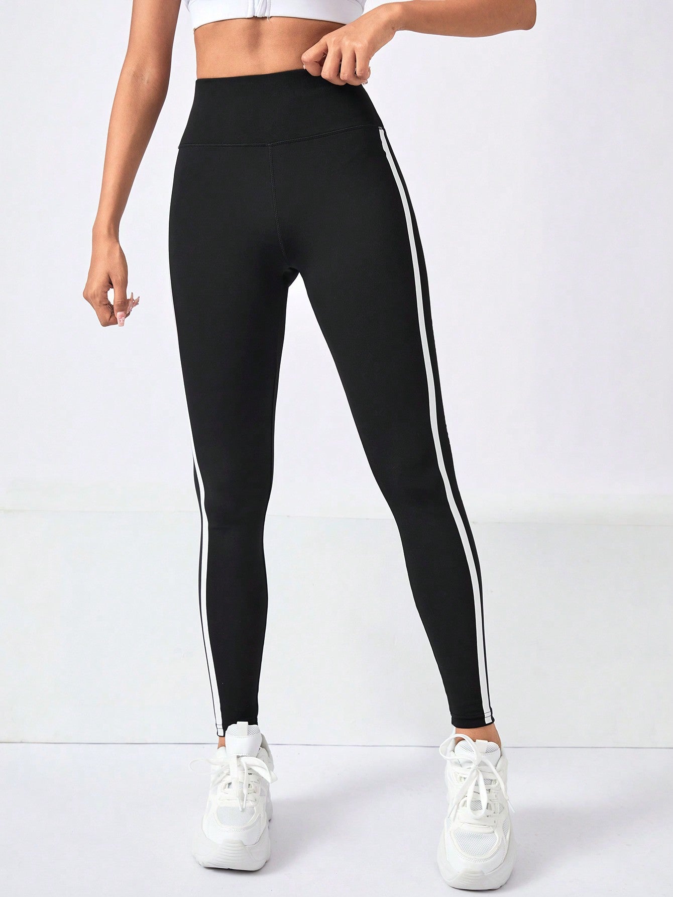 Calça Legging Cintura Alta Com Faixa Lateral Estilo Fitness