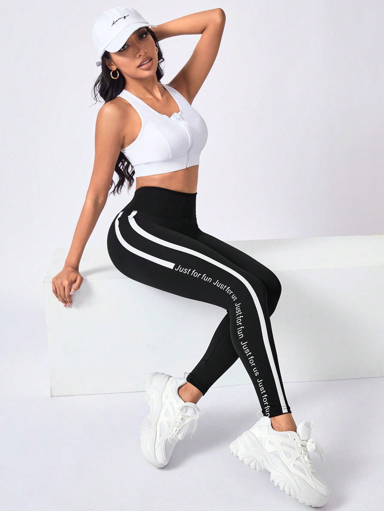 Calça Legging Cintura Alta Com Faixa Lateral Estilo Fitness