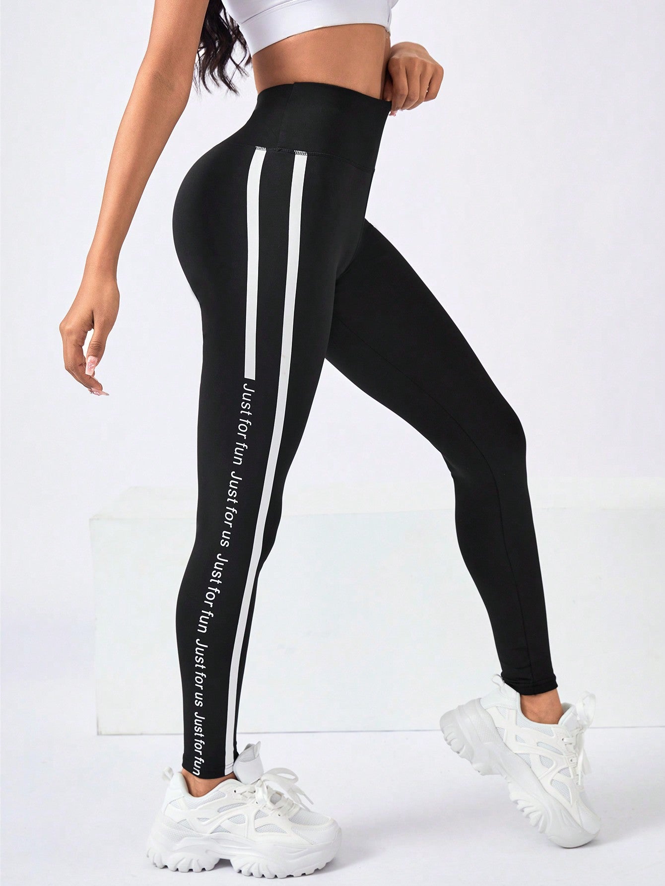 Calça Legging Cintura Alta Com Faixa Lateral Estilo Fitness