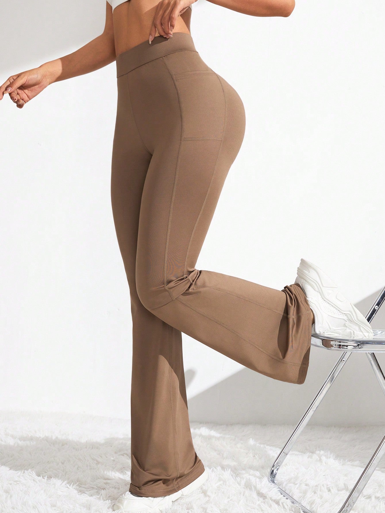 Calça Legging Flare Feminina Modeladora Com Bolso Lateral