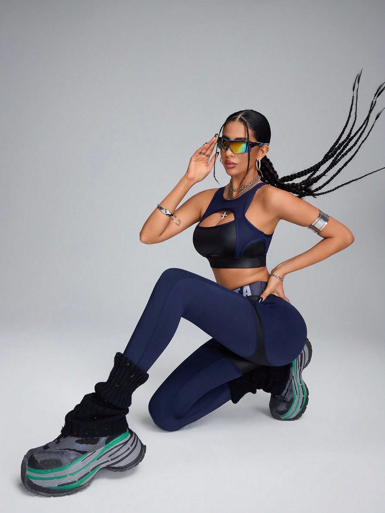 Calça Legging Fitness Cintura Alta com Recortes em Couro