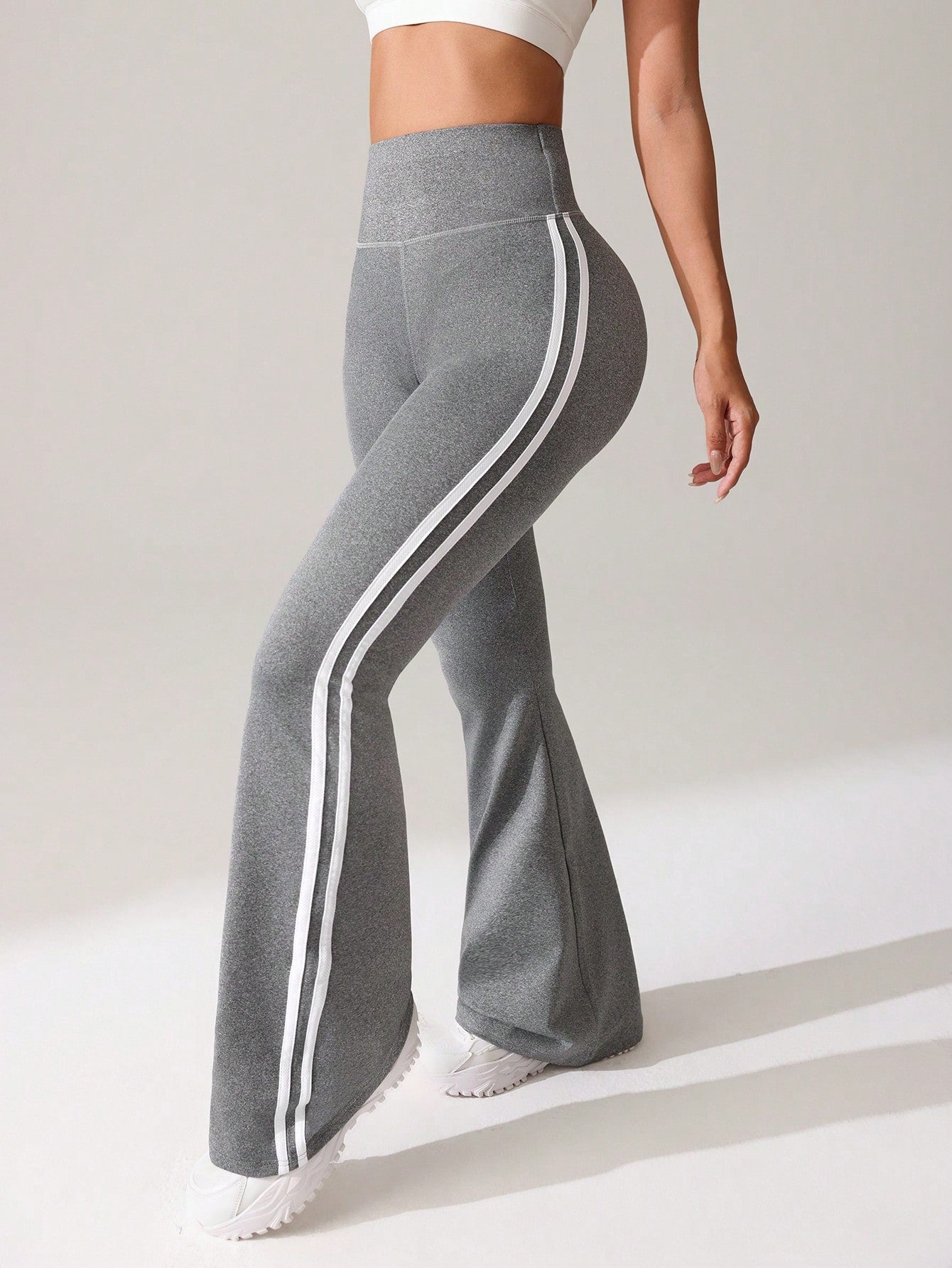 Calça Legging Flare Feminina Cintura Alta com Listras Laterais