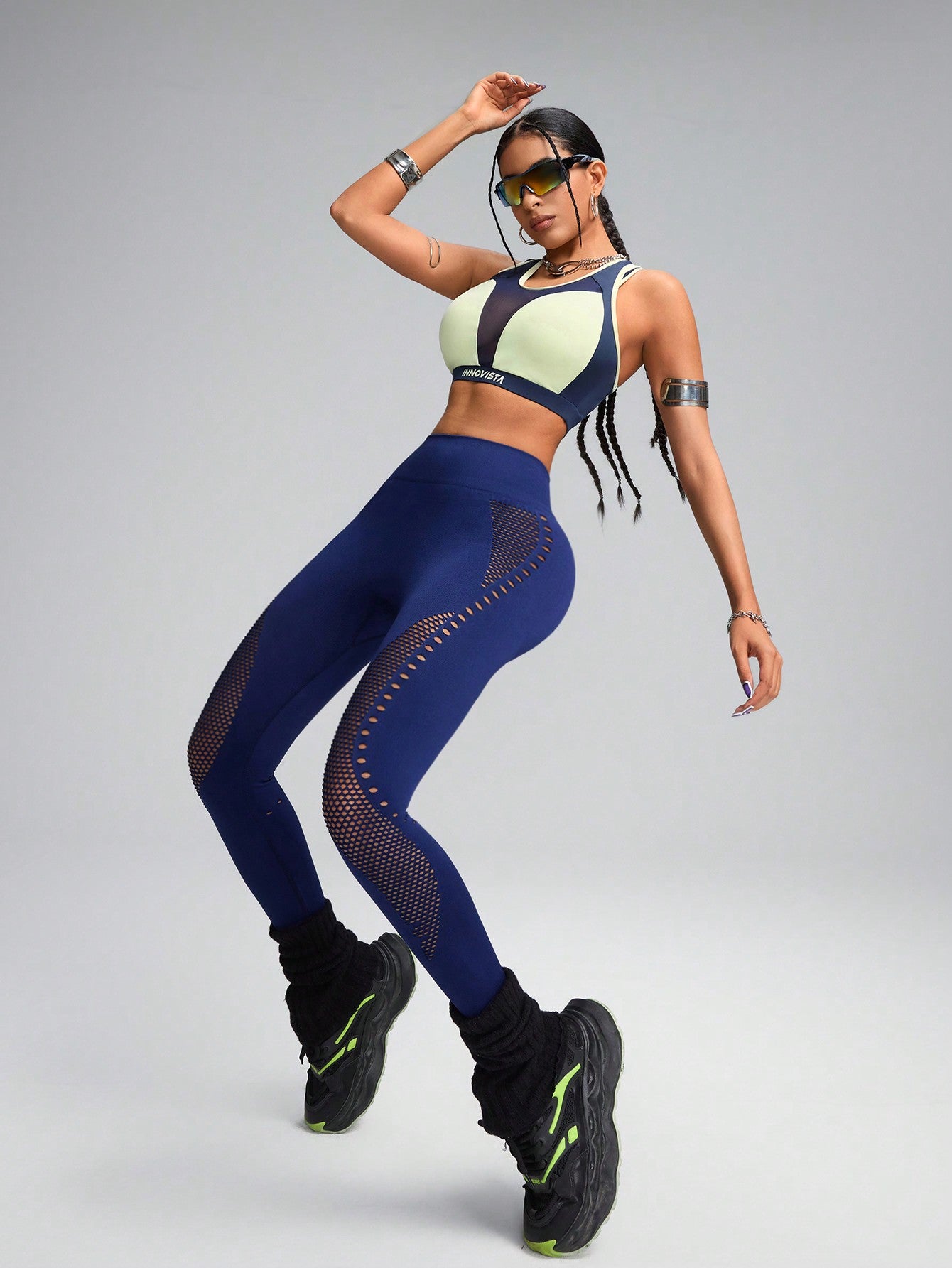 Calça Legging Fitness Sem Costura com Recortes Vazados