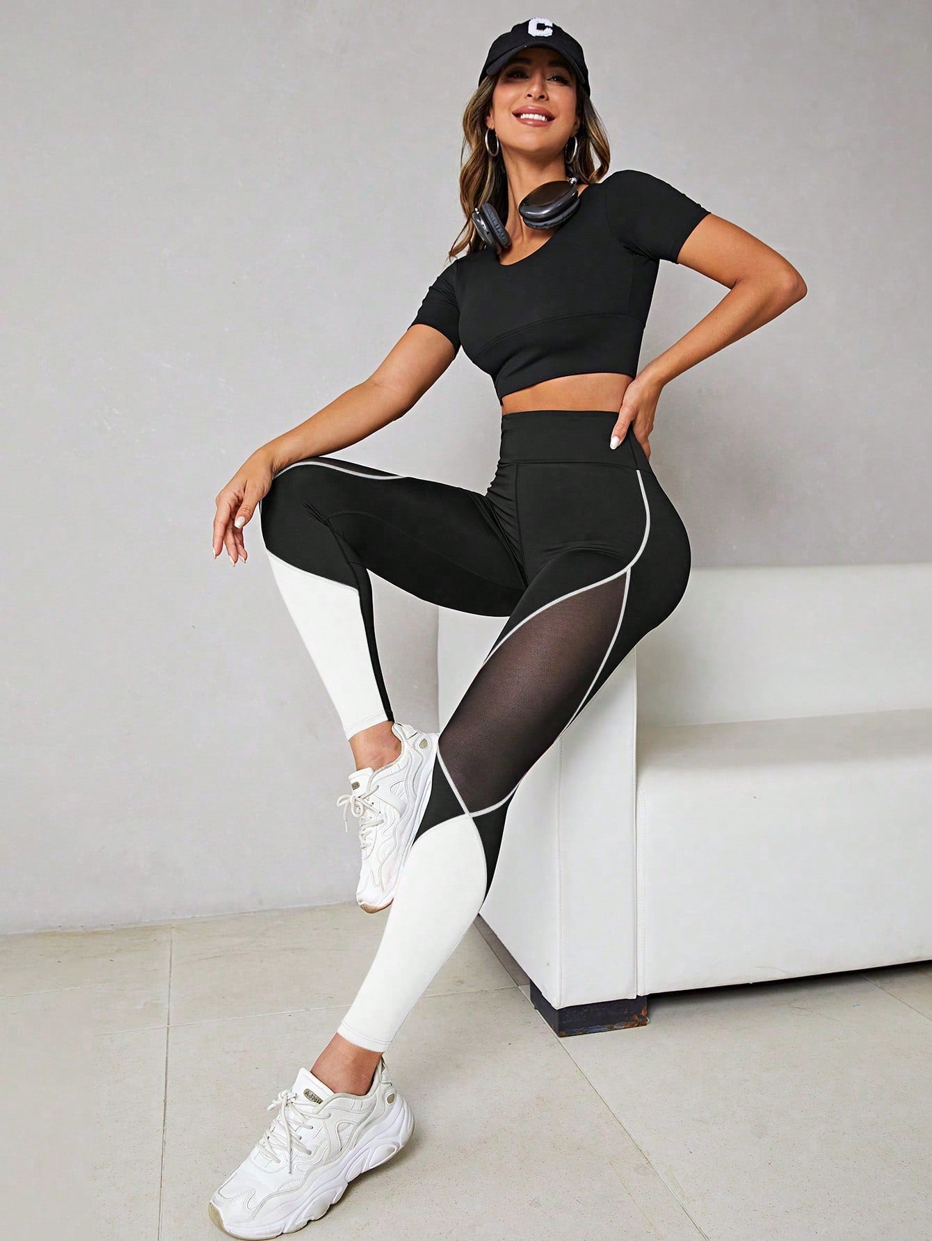 Calça Legging Bicolor Com Recortes Em Tela Cintura Alta