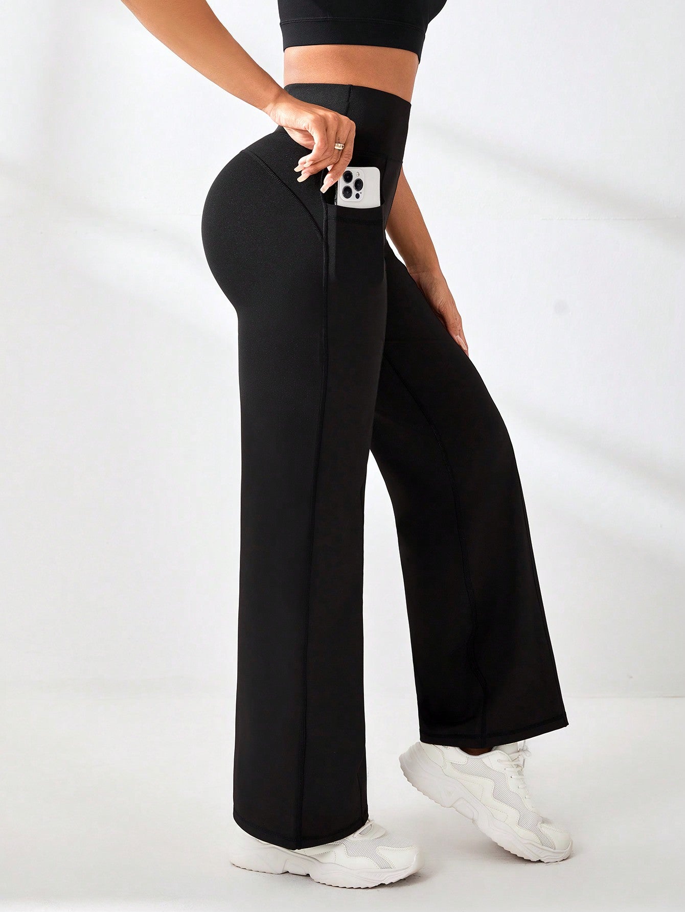 Calça Legging Wide Fitness Cintura Alta Com Recorte Y e Bolsos