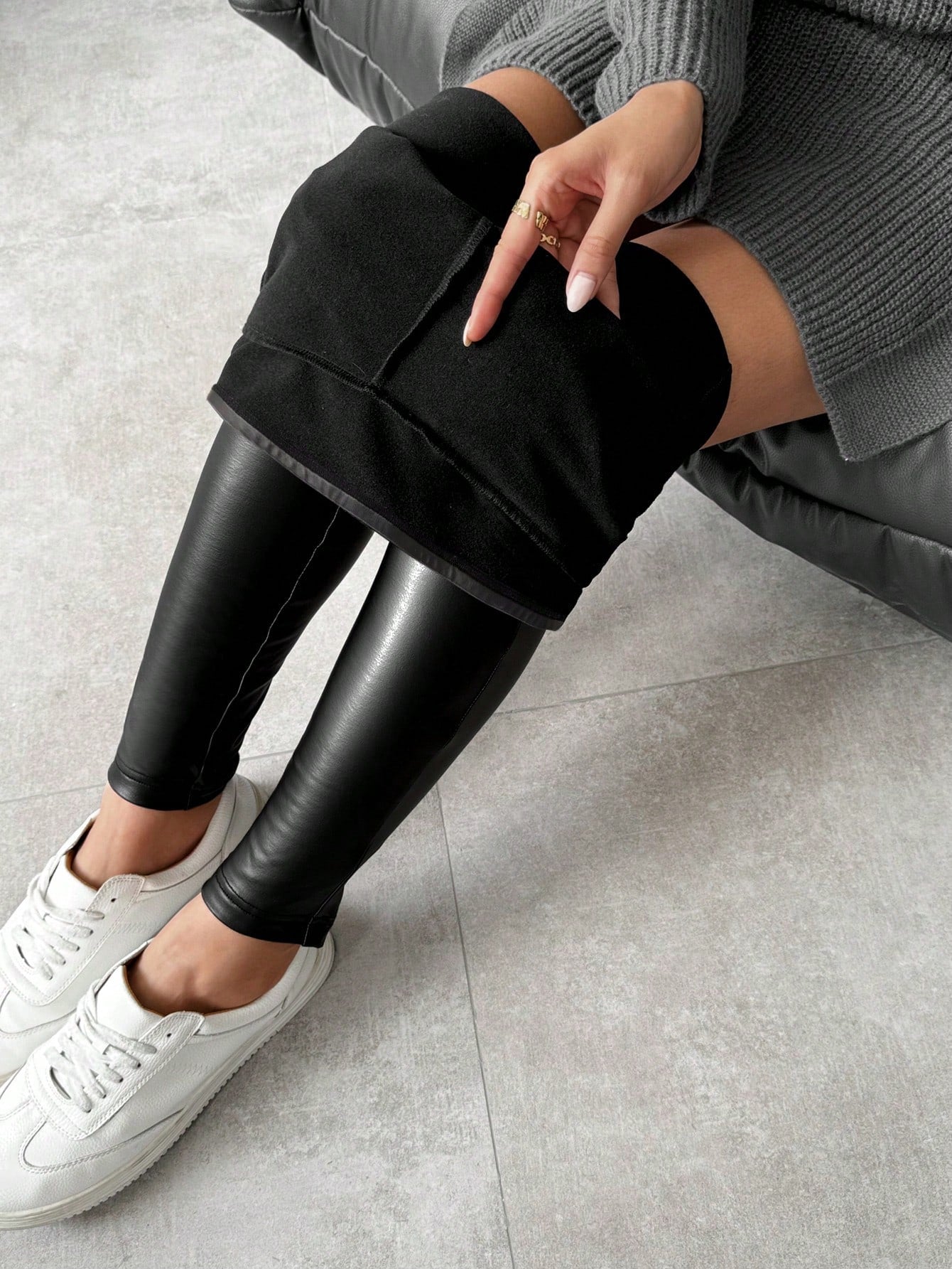 Calça Legging Térmica Estilo Couro Fake Forrada Inverno