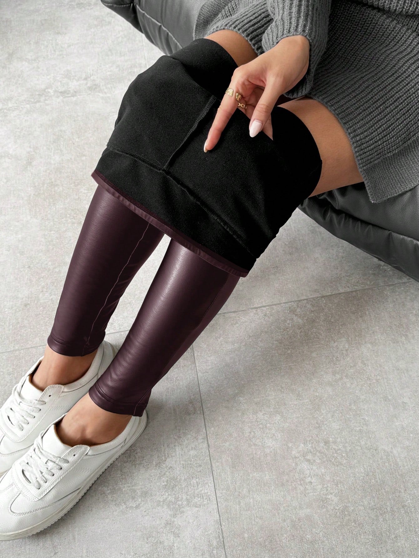 Calça Legging Térmica Estilo Couro Fake Forrada Inverno