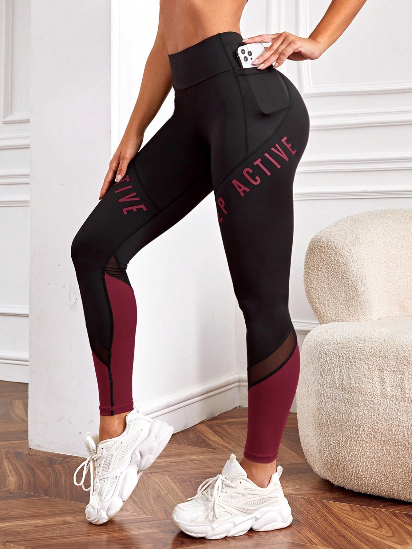 Calça Legging Fitness Com Bolso Lateral e Recorte Contrastante
