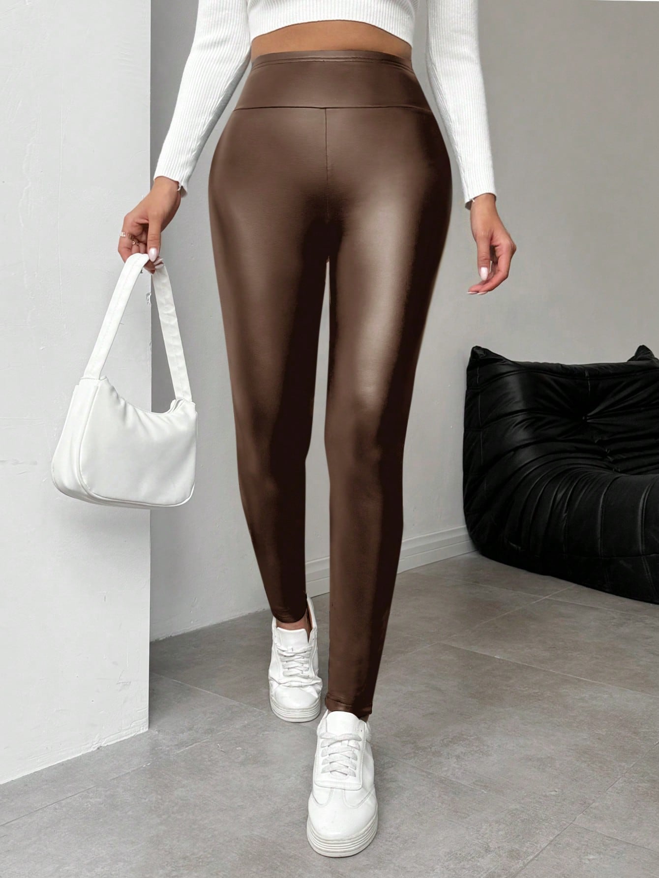 Calça Legging Térmica Estilo Couro Fake Forrada Inverno