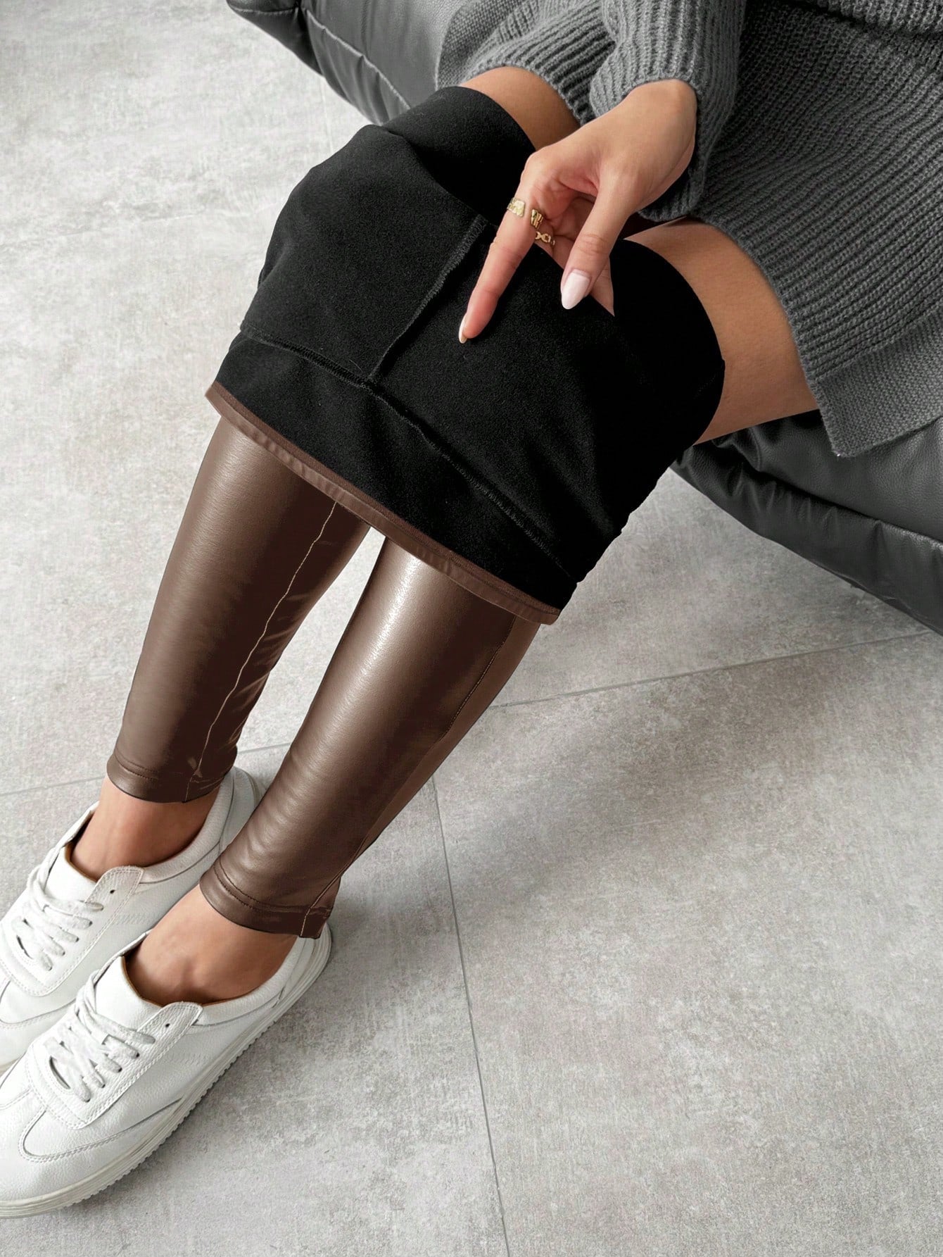 Calça Legging Térmica Estilo Couro Fake Forrada Inverno