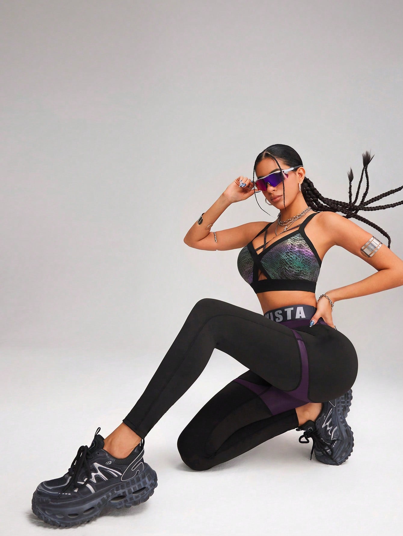 Calça Legging Fitness Cintura Alta com Recortes em Couro