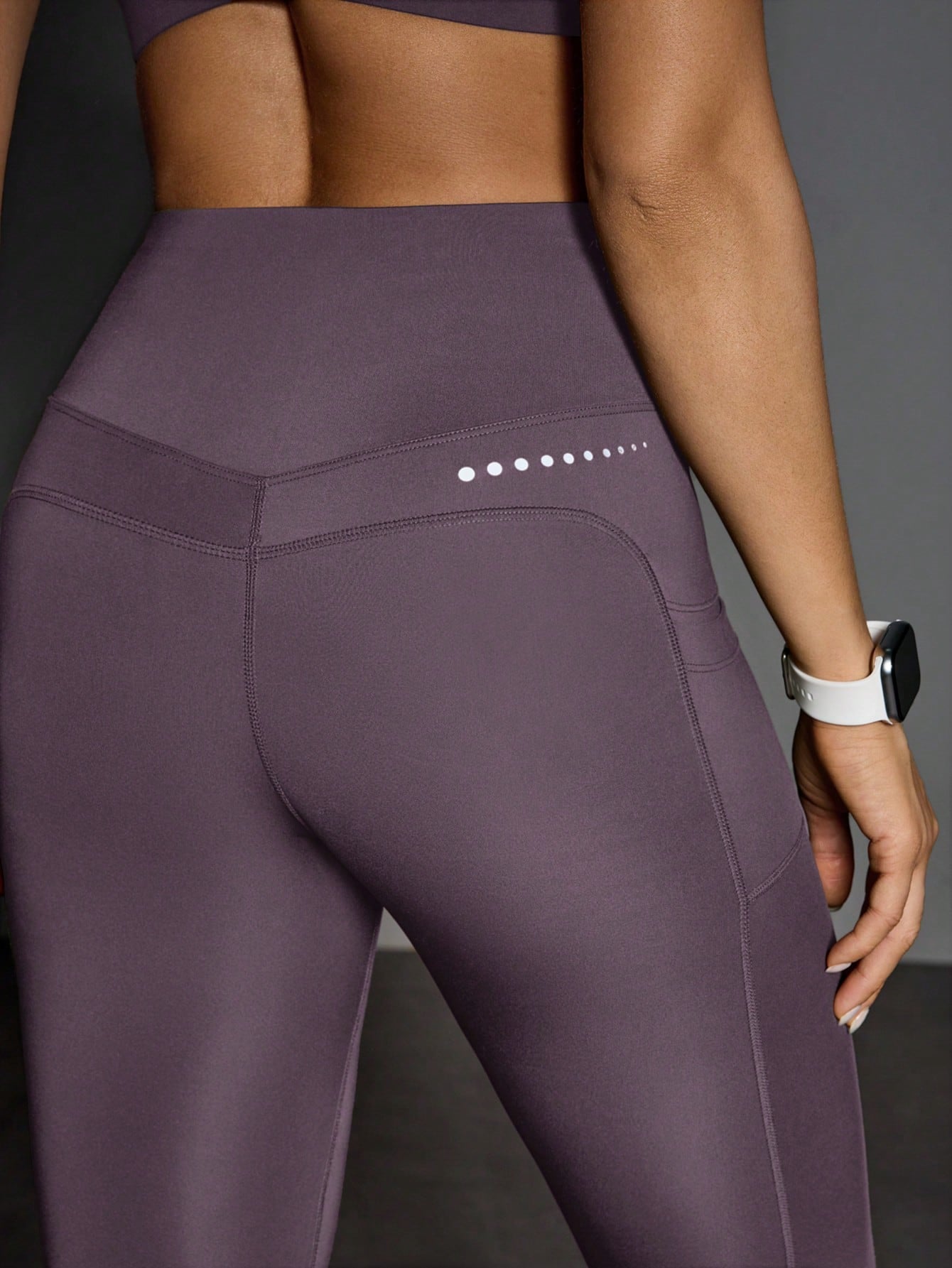 Calça Legging Fitness com Bolsos Laterais e Cintura Alta
