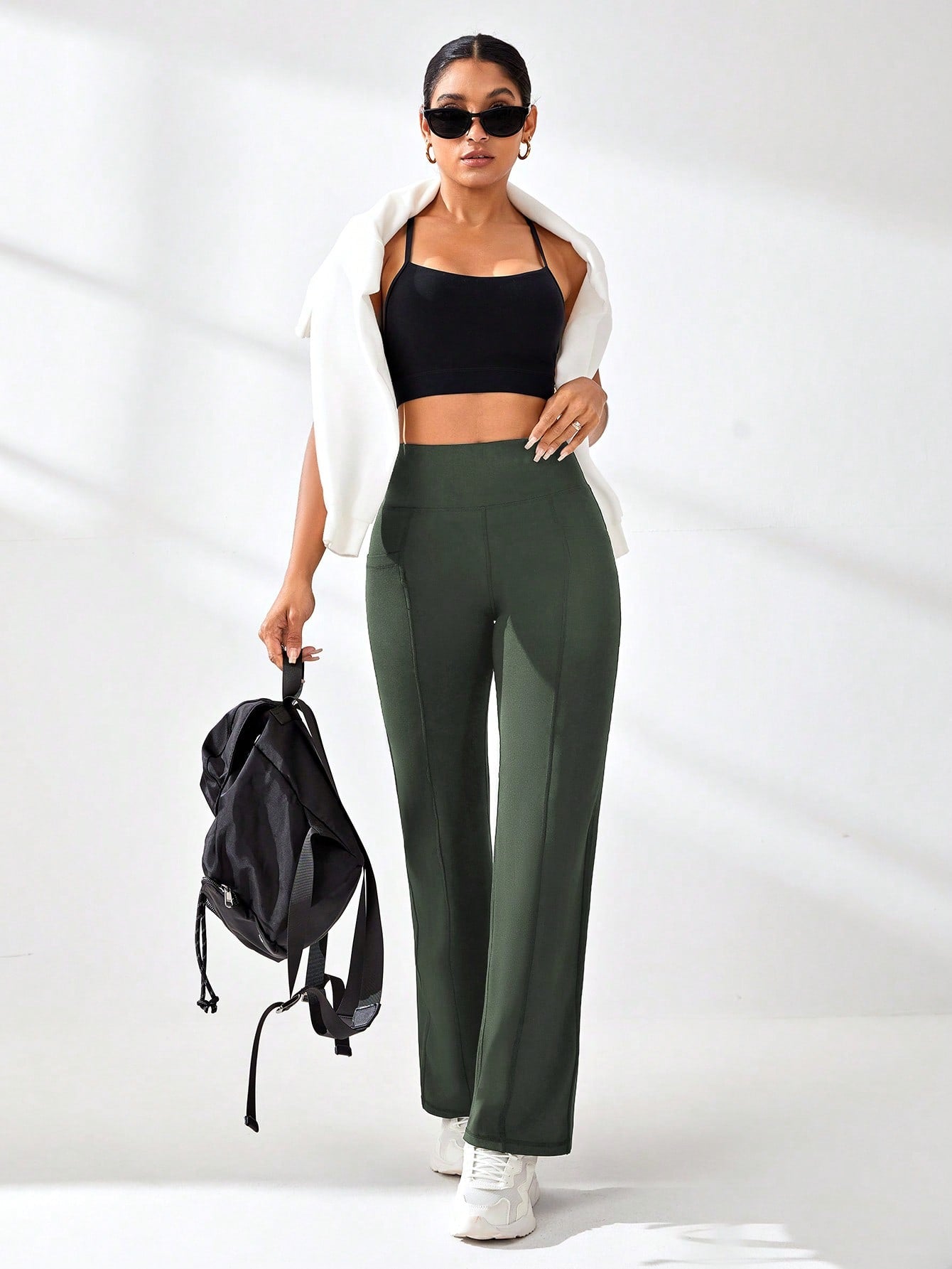 Calça Legging Wide Fitness Cintura Alta Com Recorte Y e Bolsos