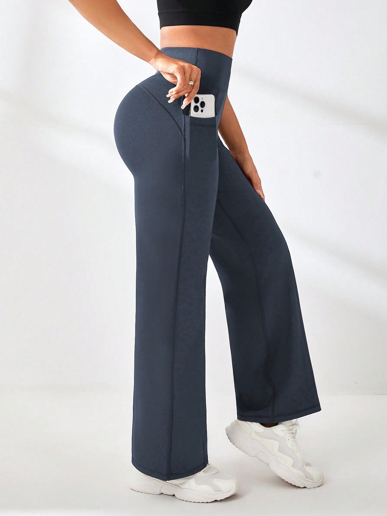 Calça Legging Wide Fitness Cintura Alta Com Recorte Y e Bolsos