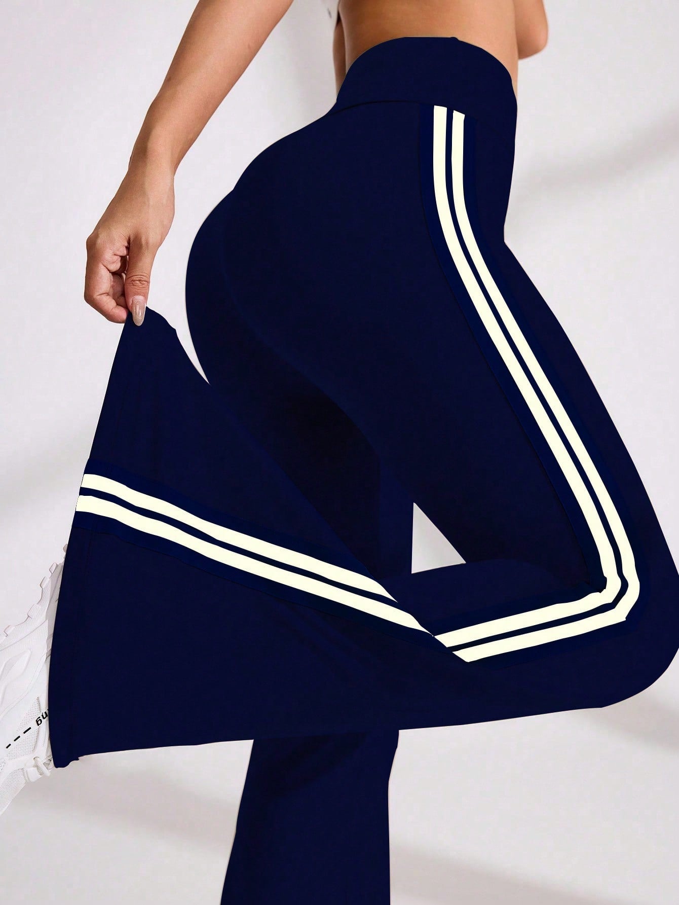 Calça Legging Fashion Flare Com Listras Laterais Duplas