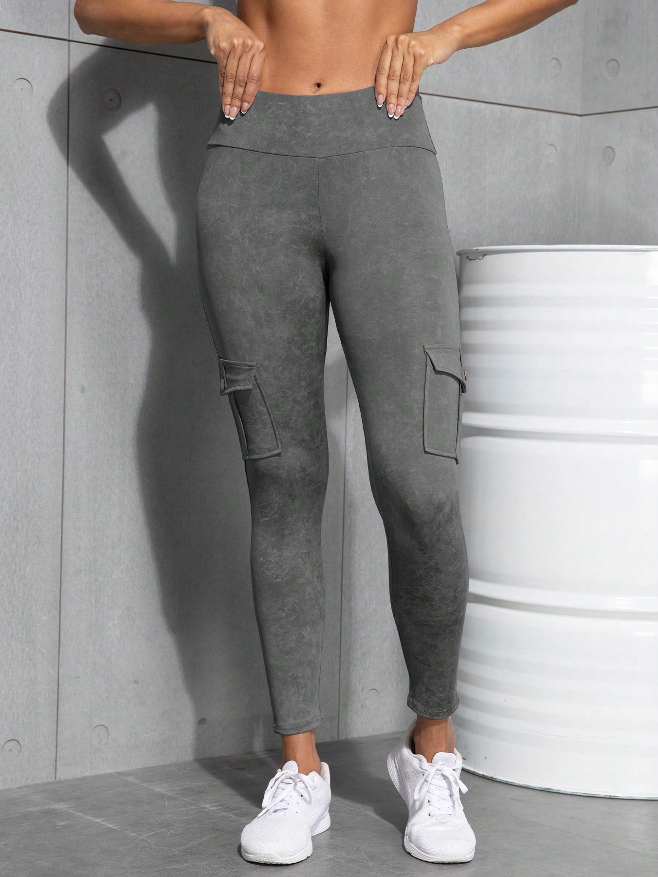 Calça Legging Feminina Bolsos Cargo e Cintura Alta
