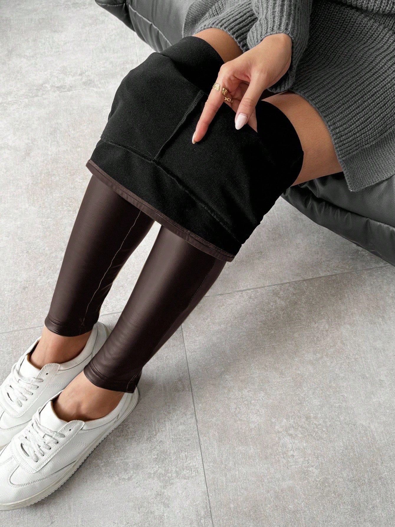 Calça Legging Térmica Estilo Couro Fake inverno Forrada