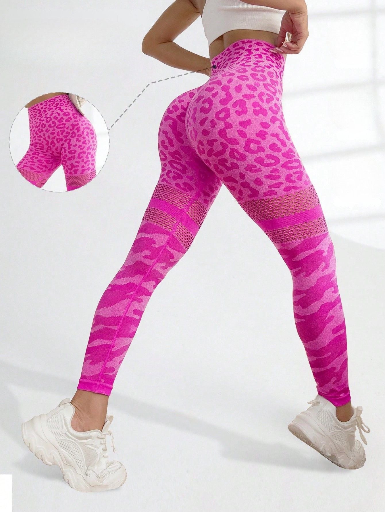 Calça Legging Animal Print Com Recortes Efeito Lift