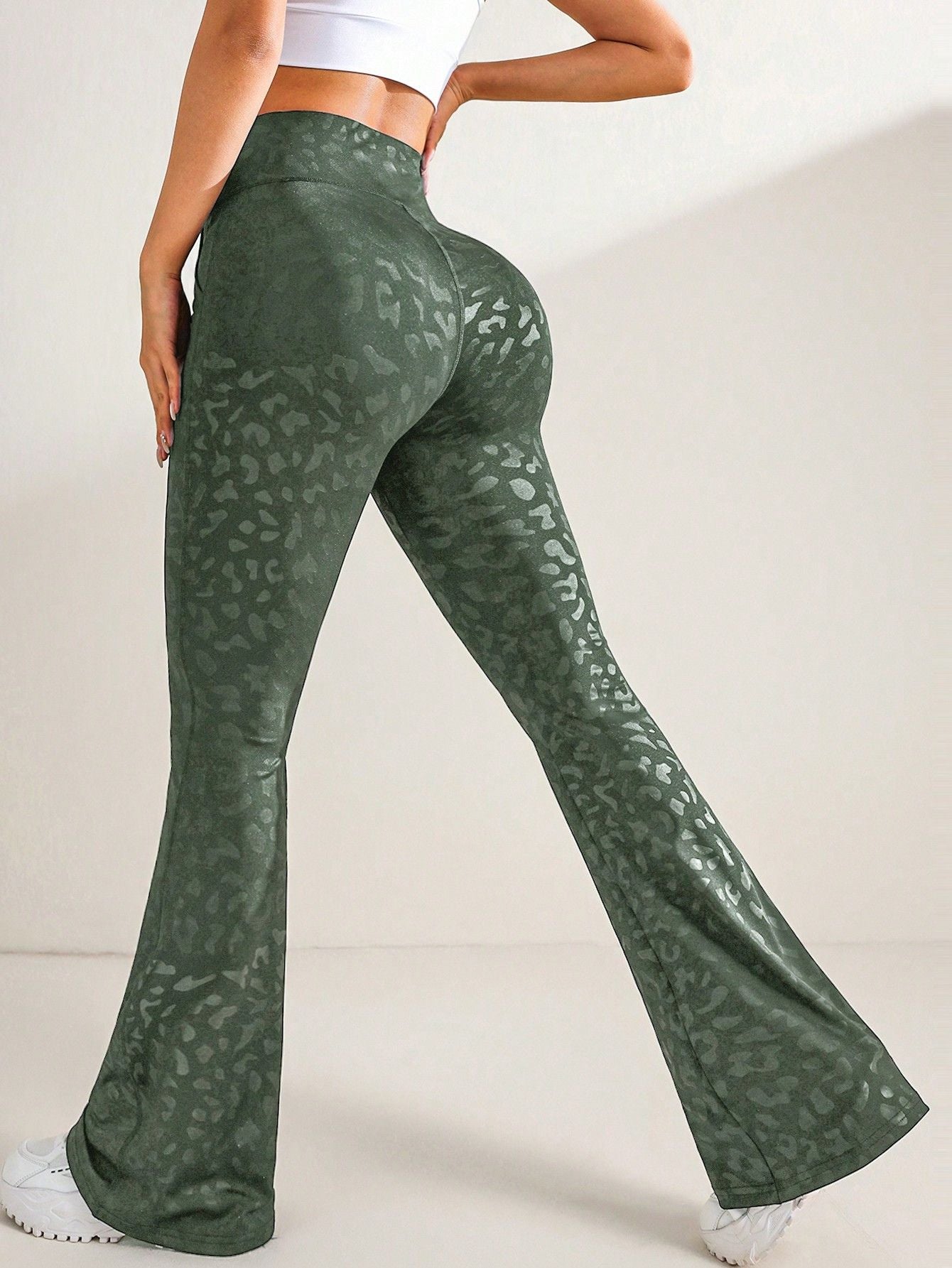Calça Legging Flare Fitness Estampada Com Bolsos Laterais